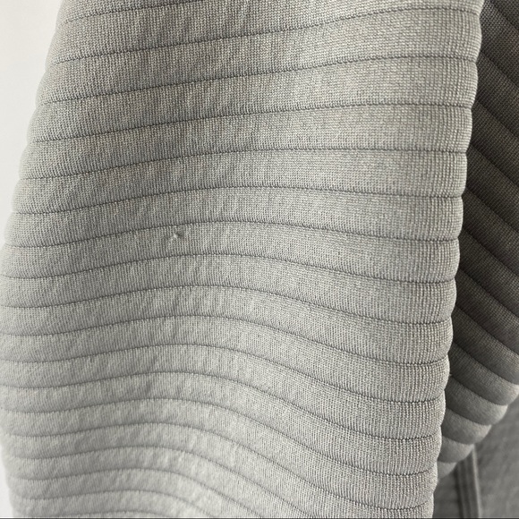 thumbhole jacket nike